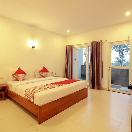 Oyo 396 Tibrae Residence Syariah Lembang Exteriör bild