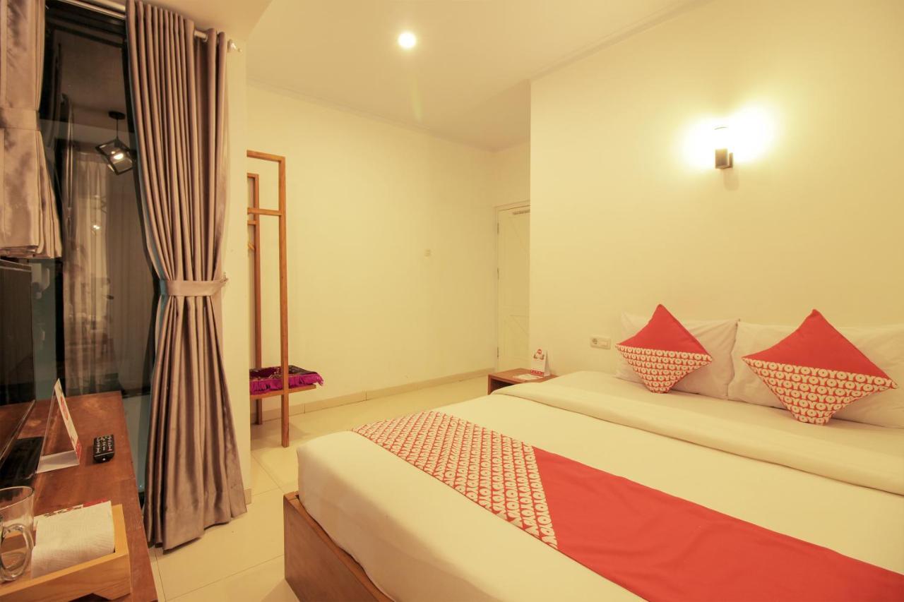 Oyo 396 Tibrae Residence Syariah Lembang Exteriör bild