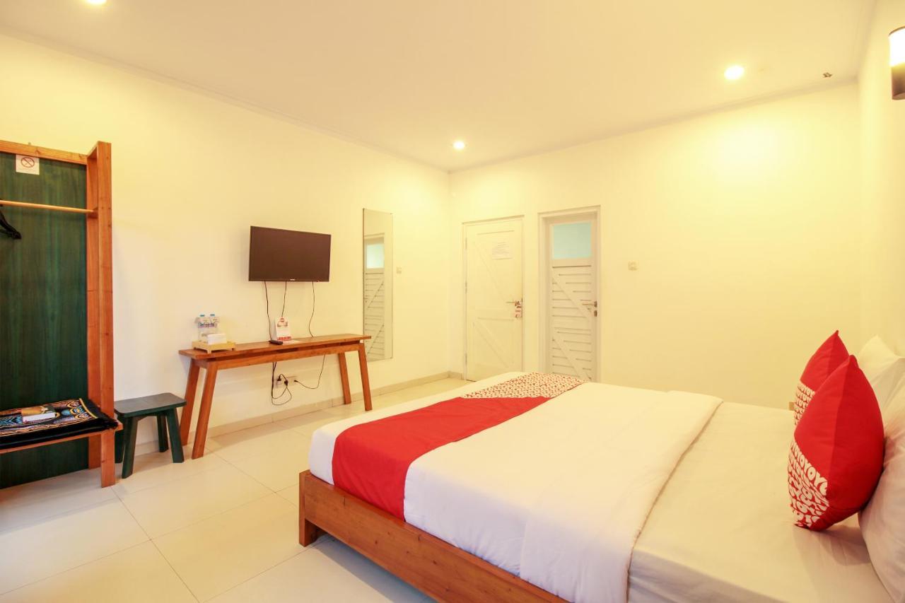 Oyo 396 Tibrae Residence Syariah Lembang Exteriör bild